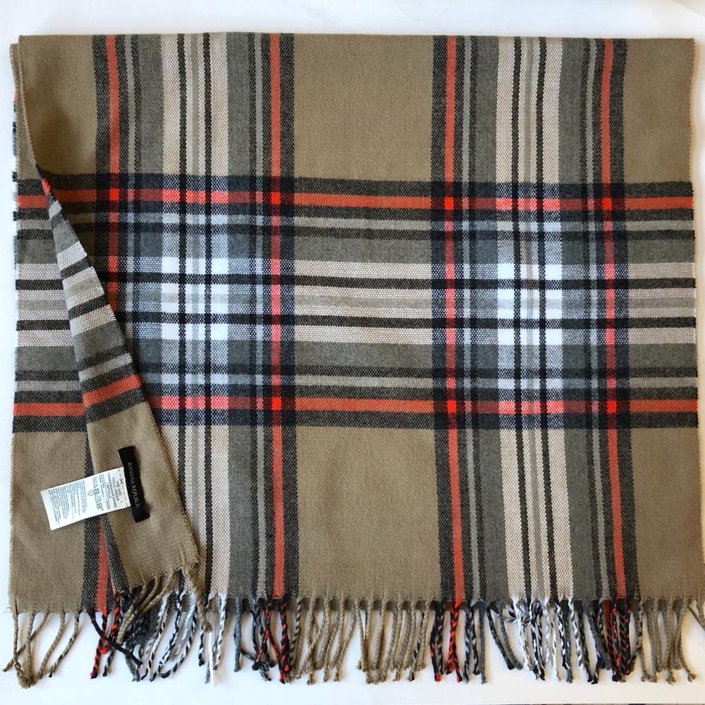 Banana Republic Large Oblong Scarf/Shawl. Soft and Luxurious.